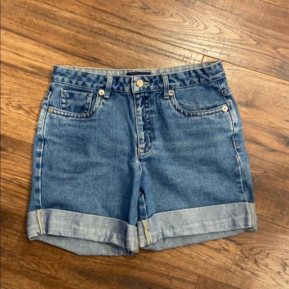 Vintage blue jeans shorts
